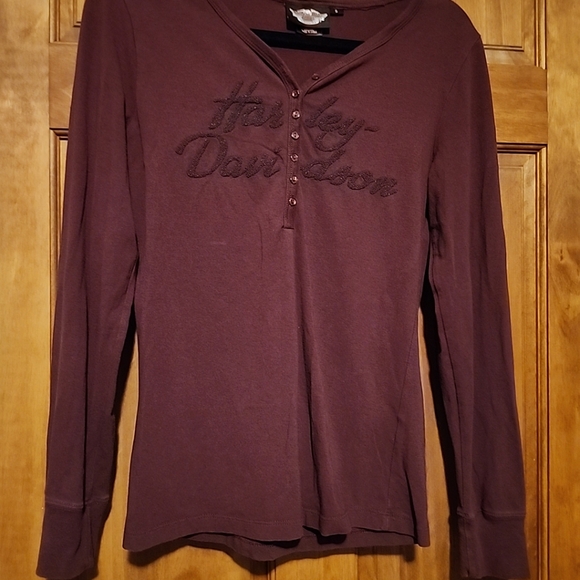 Harley Davidson Woman's Sz S Long Sleeve cotton maroon top, front beaded logo - Picture 10 of 10